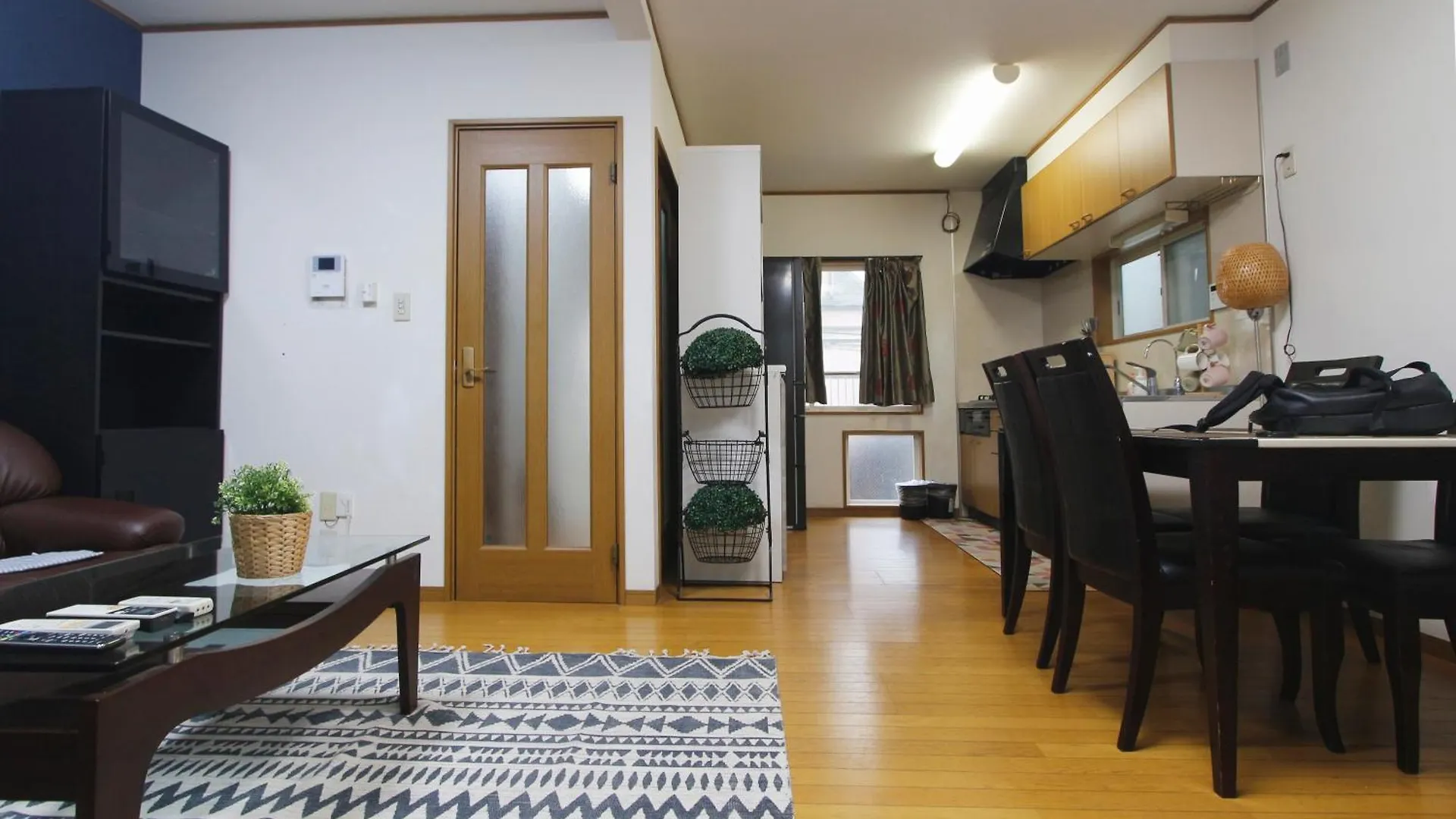 Sinnjyuku・家族やグループ・希少独立townhouse Tokyo Apartment